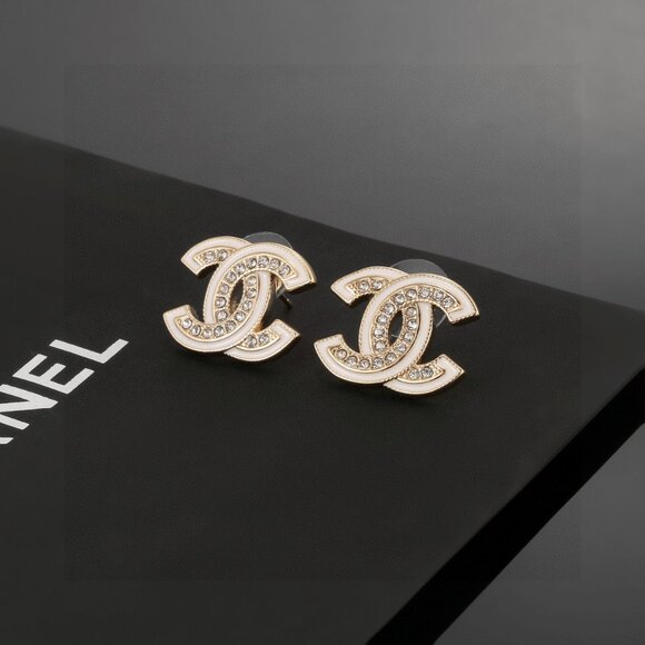 ✨✨✨Authentic Chanel earrings✨✨✨ - Picture 4 of 6